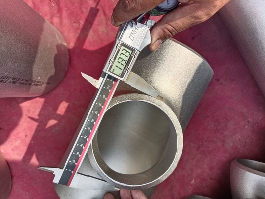 Διπλό ίσο γράμμα Τ A182 GR.F51 ASME B16.9 τοποθετήσεων σωληνώσεων ανοξείδωτου