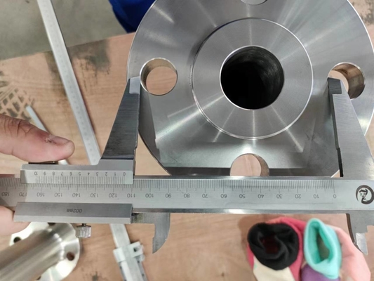 Φλέγγες από χάλυβα νικελίου ASME / ANSI B16.47 L304 RF LWN