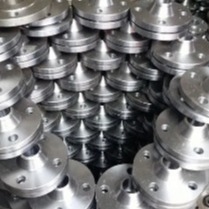 ASME B16.5 Φλάντζης λαιμού συγκόλλησης RF/RTJ Σύστημα σωλήνων νερού πετρελαίου Προσαρμόσιμο υλικό NPS 1/2"-24" Τάξη 150#-2500# Sch5s-SchXXS