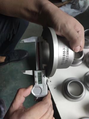 ASTM B366 σφυρήλατο χαλύβδινο βύσμα 4" Αρσενικό βύσμα σωλήνων με σπείρωμα Εξάρτημα χαλύβδινων σωλήνων από κράμα