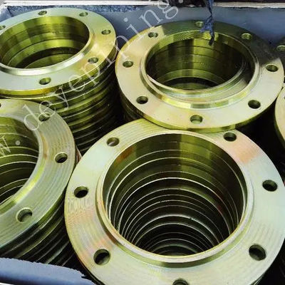 Flanges de aço sem costura de alta resistência duráveis e resistentes à corrosão, perfeitas para sistemas de tubulações industriais