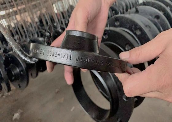 Συγκόλλησης λαιμών φλαντζών προτύπων Asme B16.47a άνθρακα χάλυβα Astm αυξημένη A105 φλάντζα λαιμών χάλυβα προσώπου S32750 διπλή